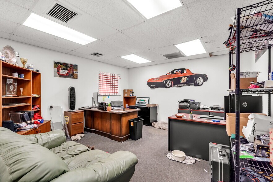 More Photos Of 3709 Interstate Park Rd S, Riviera Beach Light Manufacturing For Sale