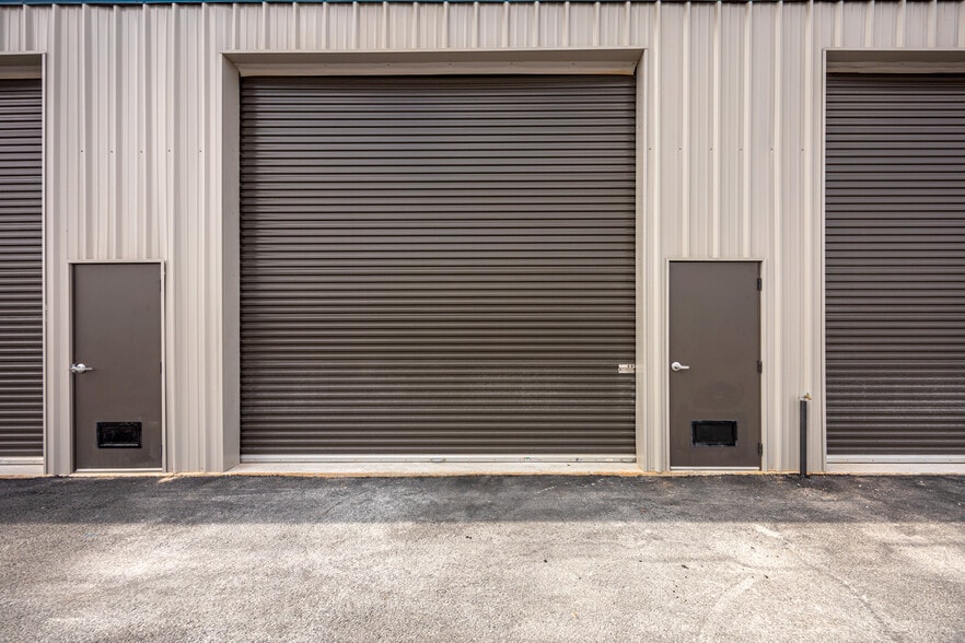 More Photos Of 458 Back Bay Blvd, Biloxi Self Storage For Sale