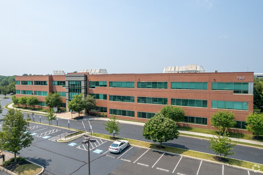 More Photos Of 800 Township Line Rd, Yardley Unknown For Lease