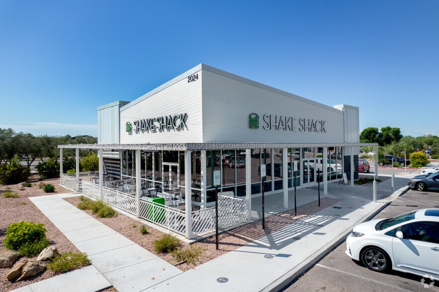 More Photos Of 2716-2810 S Market St, Gilbert Unknown For Lease