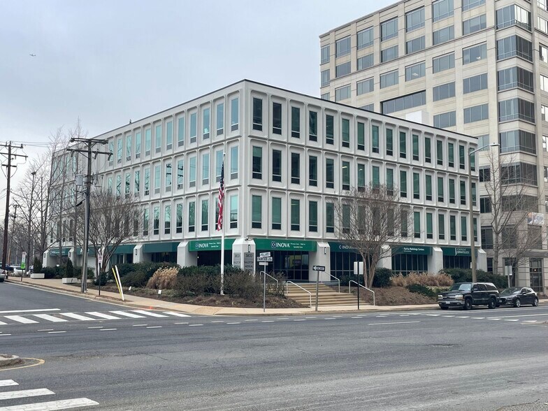 Primary Photo Of 3833 N Fairfax Dr, Arlington Medical For Lease
