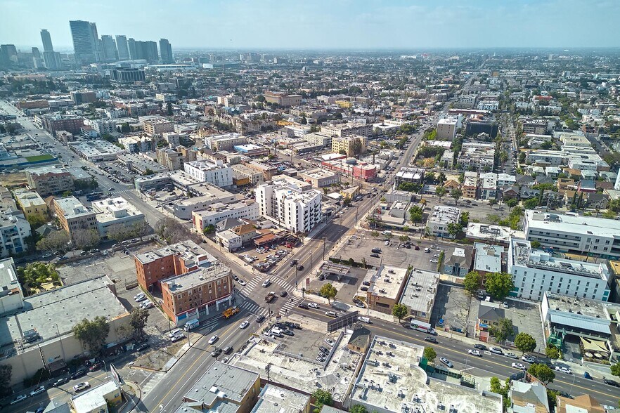 More Photos Of 830 S Hoover St, Los Angeles Storefront Retail Office For Sale