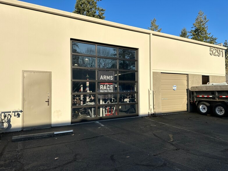 More Photos Of 5291 NE Elam Young Pky, Hillsboro Flex For Sale