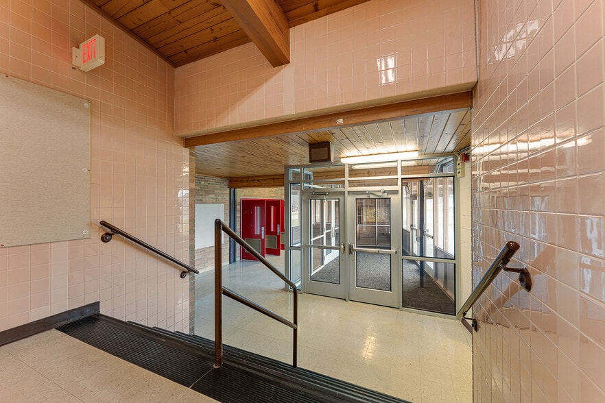 More Photos Of S5864 State Highway 23, Loganville Light Distribution For Sale