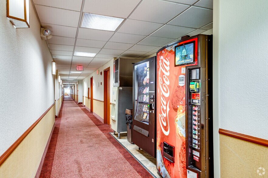 More Photos Of 7815 Nicollet Ave S, Bloomington Hotel For Sale