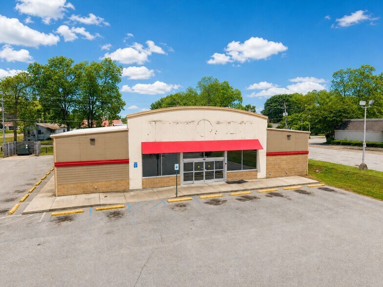 More Photos Of 605 W Market St, Bolivar Freestanding For Sale