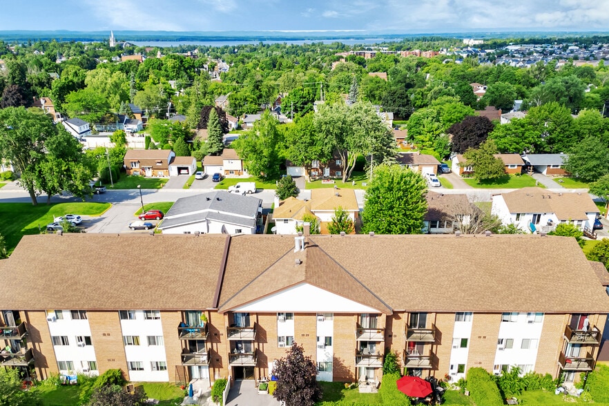 More Photos Of 4 Robert St, Arnprior Apartments For Sale