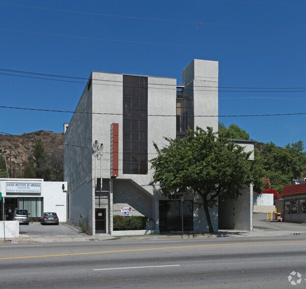 More Photos Of 2607 Colorado Blvd, Los Angeles Office For Lease