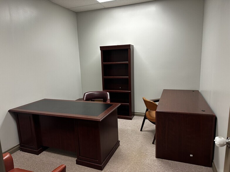 More Photos Of 15502 S Telegraph Rd, Monroe Medical For Lease