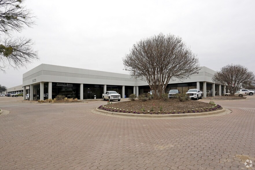More Photos Of 2301-2337 Gravel Dr, Fort Worth Unknown For Lease