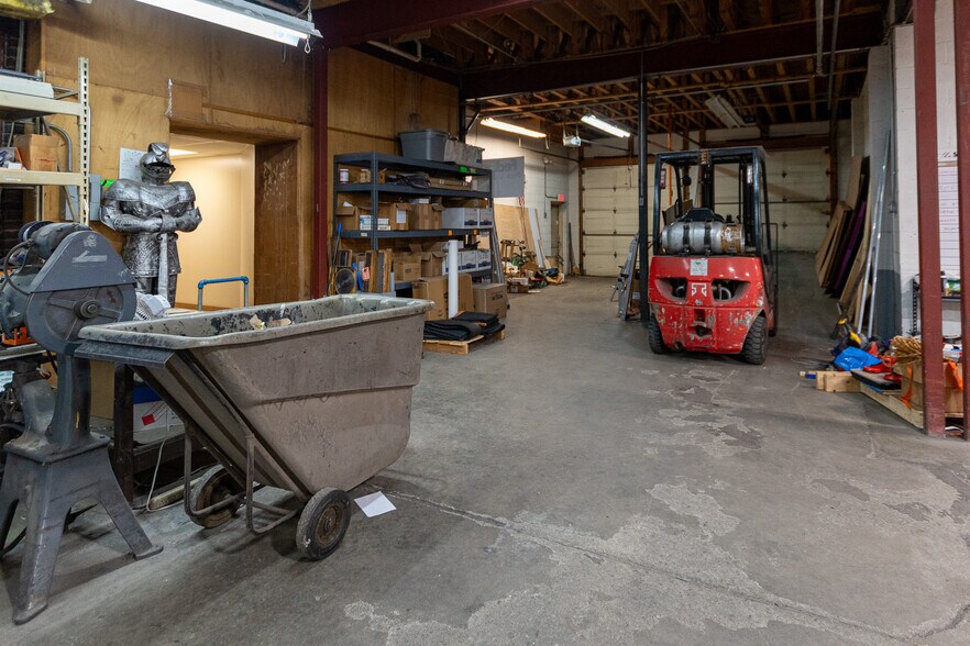 More Photos Of 1 Victor Way, Sharon Warehouse For Sale