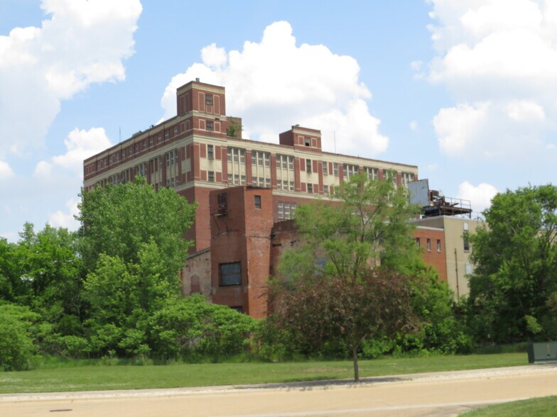 More Photos Of 224 Main St, Marseilles Industrial For Sale