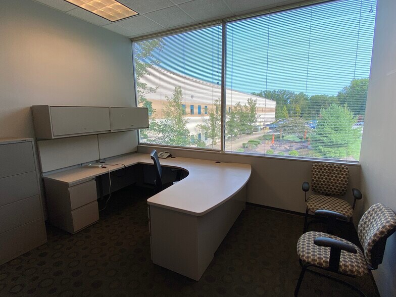 More Photos Of 13000 Darice Pky, Strongsville Warehouse For Lease