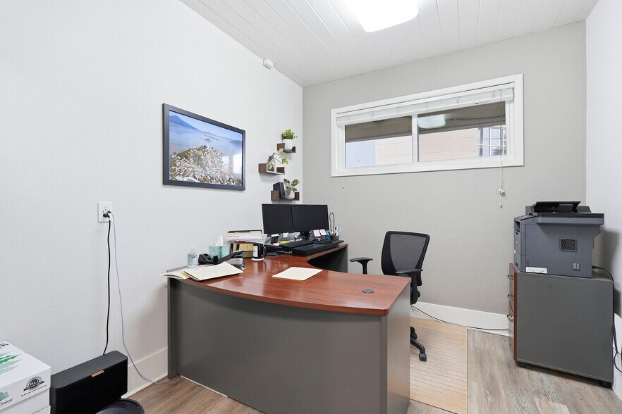 More Photos Of 12720 SW Pacific Hwy, Tigard General Retail For Sale