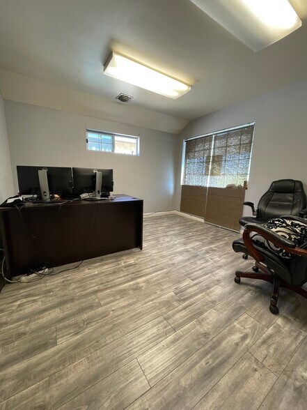 More Photos Of 8823 Fenwick St, Sunland Office For Lease