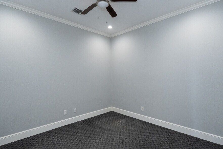 More Photos Of 18510 Green Land Way, Houston Medical For Lease