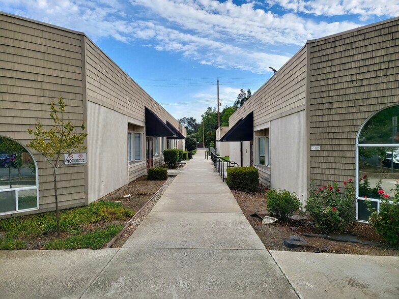 More Photos Of 8300 Fair Oaks Blvd, Carmichael Office For Lease