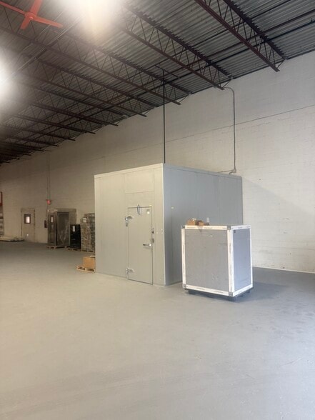 More Photos Of 6 Horne Dr, Folcroft Warehouse For Lease