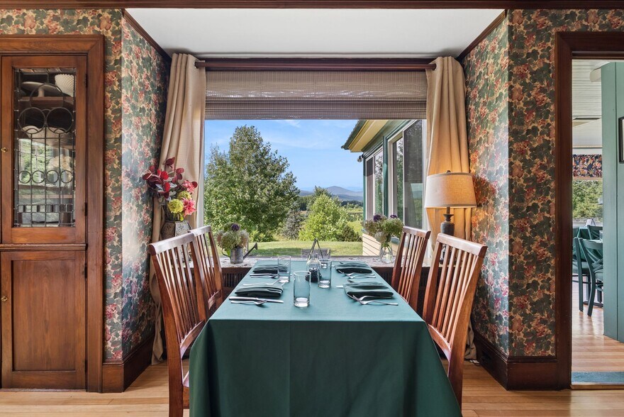 More Photos Of 548 Main St, Fryeburg Hotel For Sale