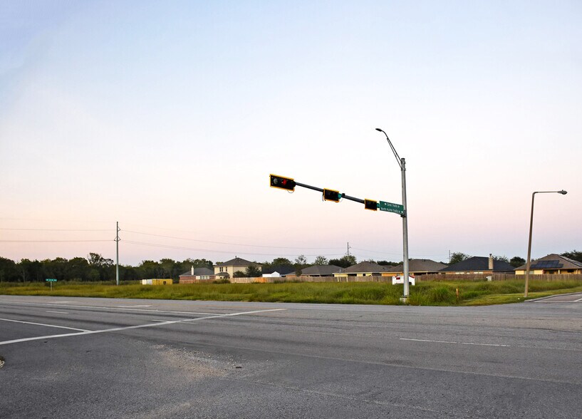 More Photos Of 5432 TX-35, Alvin Land For Sale