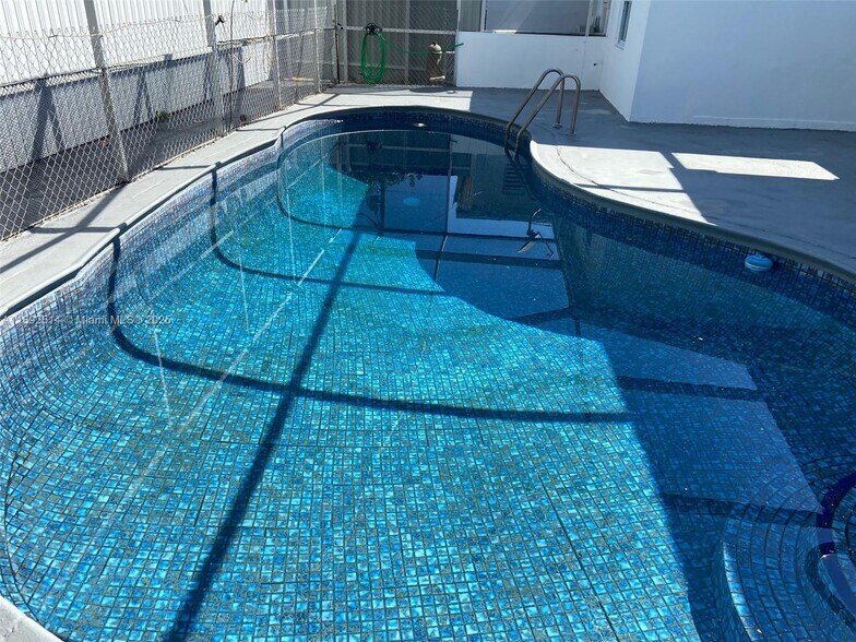 More Photos Of 333 SE 23rd Ave, Boynton Beach Apartments For Sale