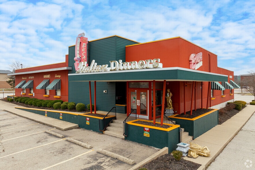 Primary Photo Of 6045 E 86th St, Indianapolis Restaurant For Lease