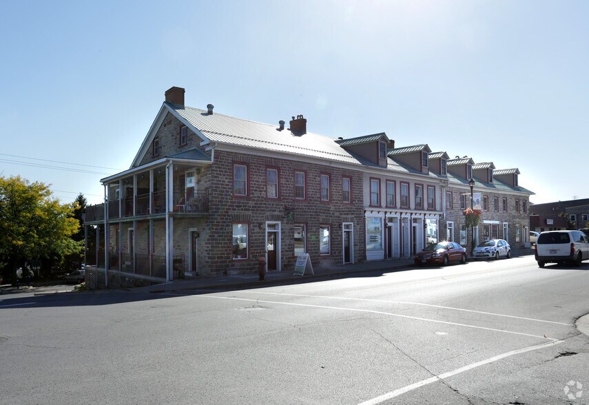 More Photos Of 159-191 King St E, Prescott Office For Lease