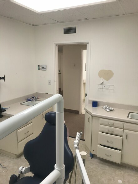 More Photos Of 178 S Victoria Ave, Ventura Medical For Lease