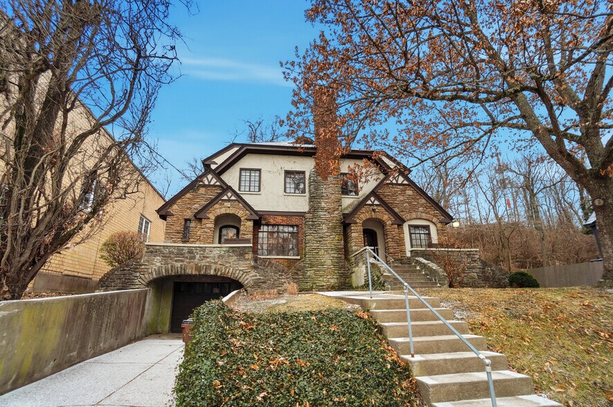 More Photos Of 820 Delta Ave, Cincinnati Office For Sale