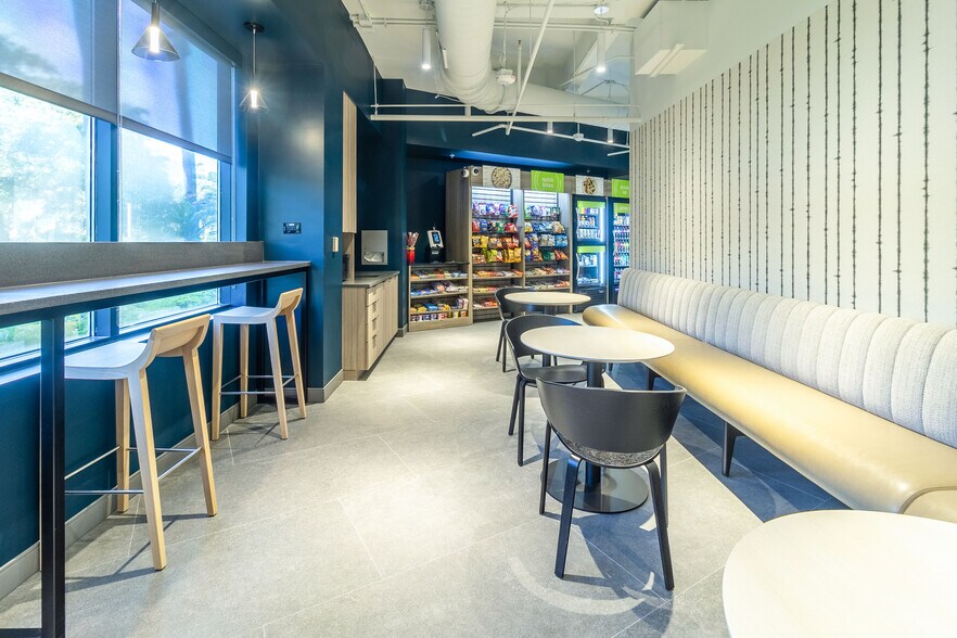 More Photos Of 311 Park Place Blvd, Clearwater Office For Lease