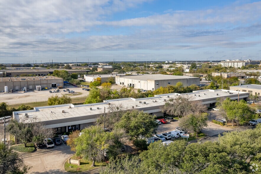 More Photos Of 2201 Denton Dr, Austin Warehouse For Lease