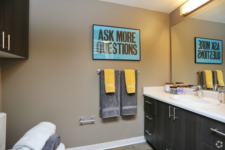 More Photos Of 4535 12th Ave NE, Seattle Apartments For Lease