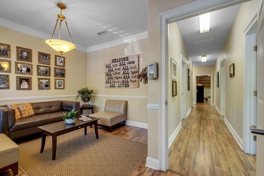 More Photos Of 2888 Mahan Dr, Tallahassee Medical For Lease