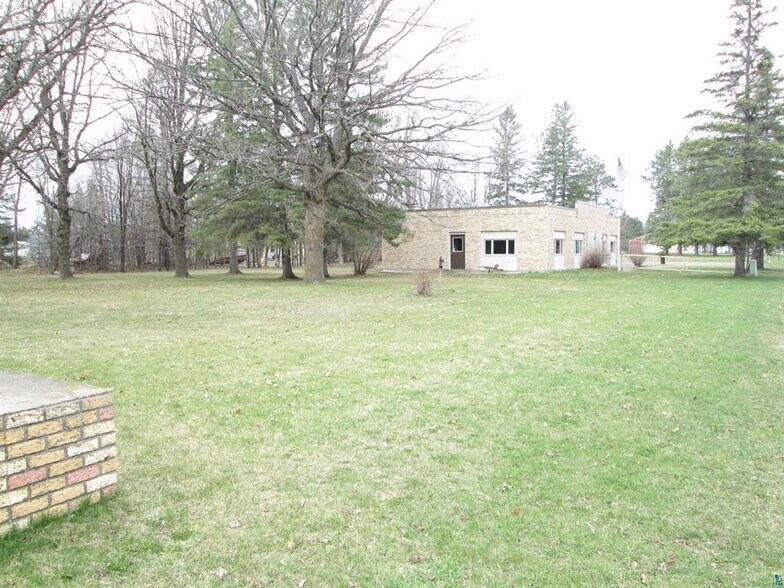 More Photos Of 111 Broadway St, Wrenshall Restaurant For Sale