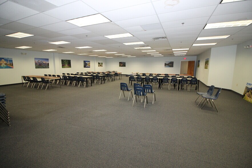 More Photos Of 455 Maryland Dr, Fort Washington Light Manufacturing For Sale