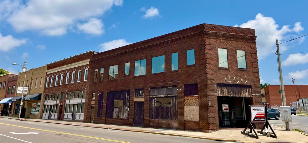 More Photos Of 233 E Sullivan St, Kingsport Storefront For Sale