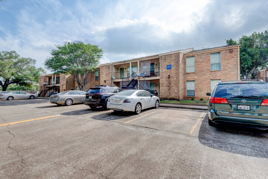 More Photos Of 708 Alabama St, Katy Apartments For Sale