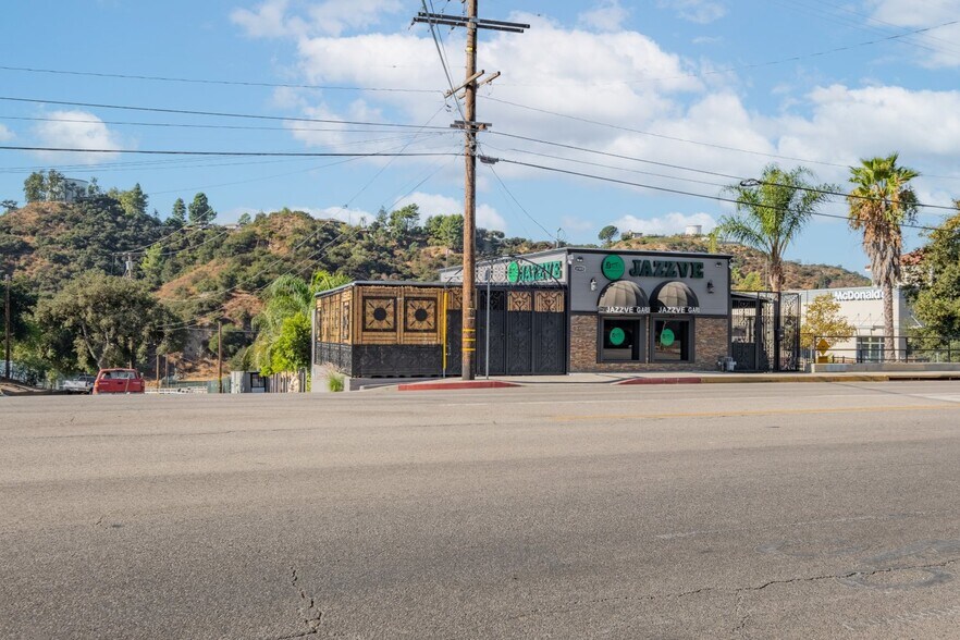More Photos Of 6500 Foothill Blvd, Tujunga Restaurant For Sale