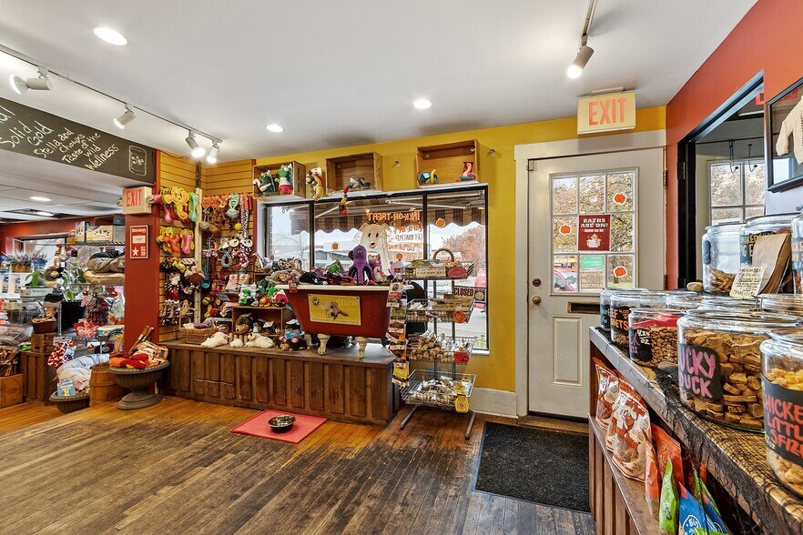 More Photos Of 489 Concord Ave, Cambridge Veterinarian Kennel For Sale