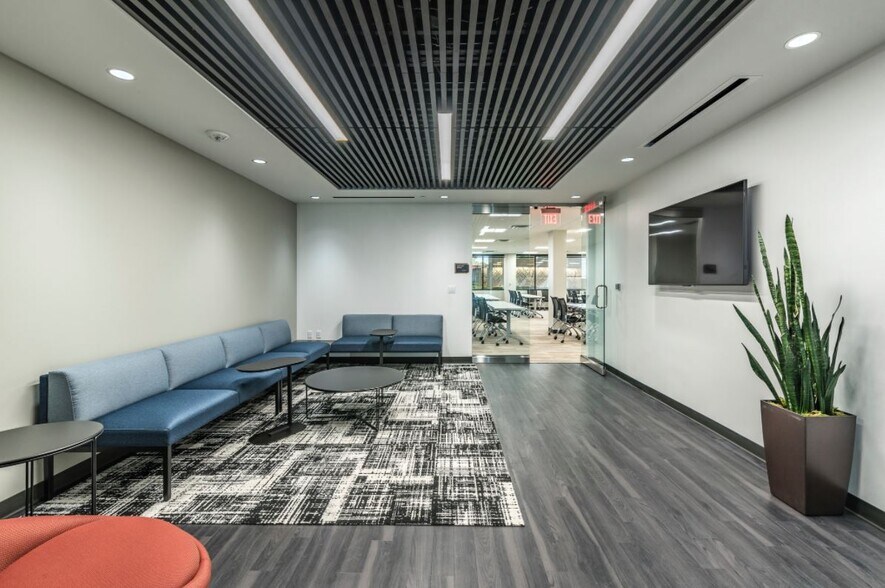 More Photos Of 2850 E Camelback Rd, Phoenix Unknown For Lease