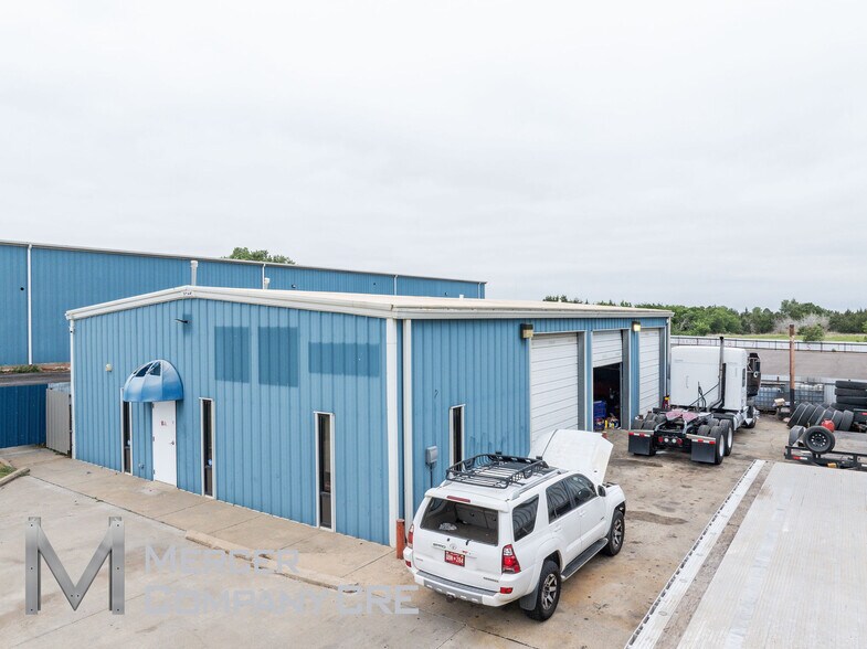 More Photos Of 3035 NE 23rd St, Oklahoma City Industrial For Sale