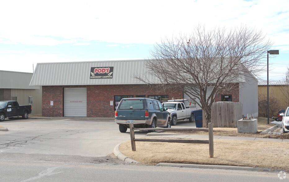 More Photos Of 3009 Four Wheel Dr, Lawrence Warehouse For Lease