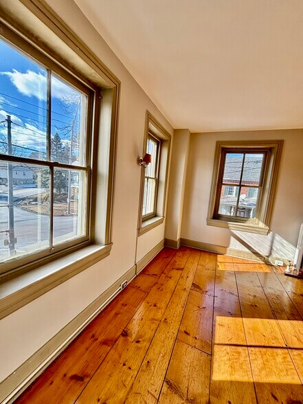 More Photos Of 5412 Shimerville Rd, Emmaus Freestanding For Lease