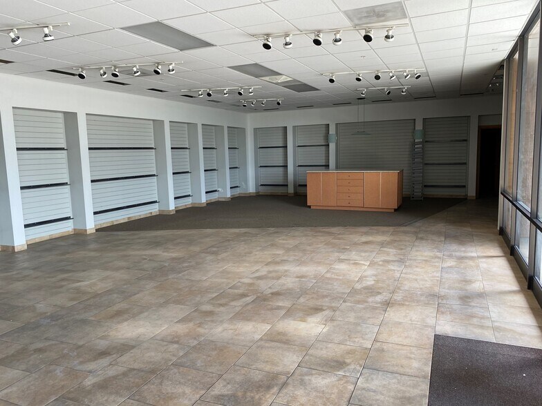 More Photos Of 2502-2530 SE 8th Ave, Portland Warehouse For Lease