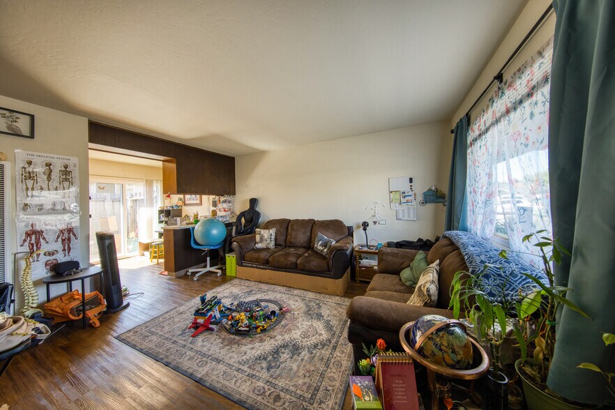 More Photos Of 24039 Park St, Hayward Apartments For Sale