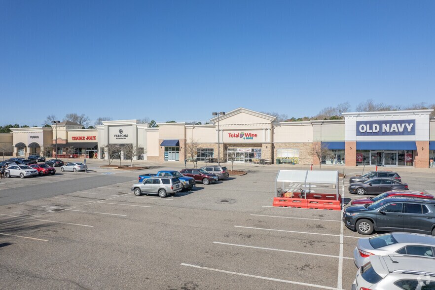 More Photos Of 12551 Jefferson Ave, Newport News General Retail For Lease