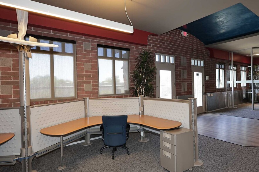 More Photos Of 2812 N Norwalk, Mesa Office For Sale