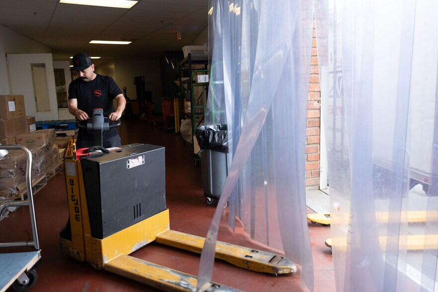 More Photos Of 5801 W Dickens Ave, Chicago Food Processing For Lease