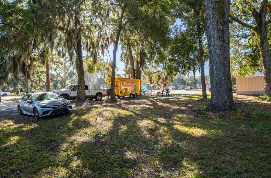 More Photos Of 1810 Ribaut Rd, Port Royal Convenience Store For Sale