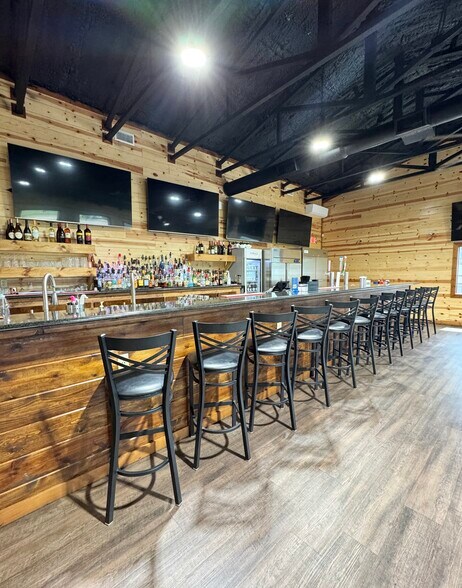 More Photos Of 500 SE Lincoln Rd, Idabel Hotel For Sale